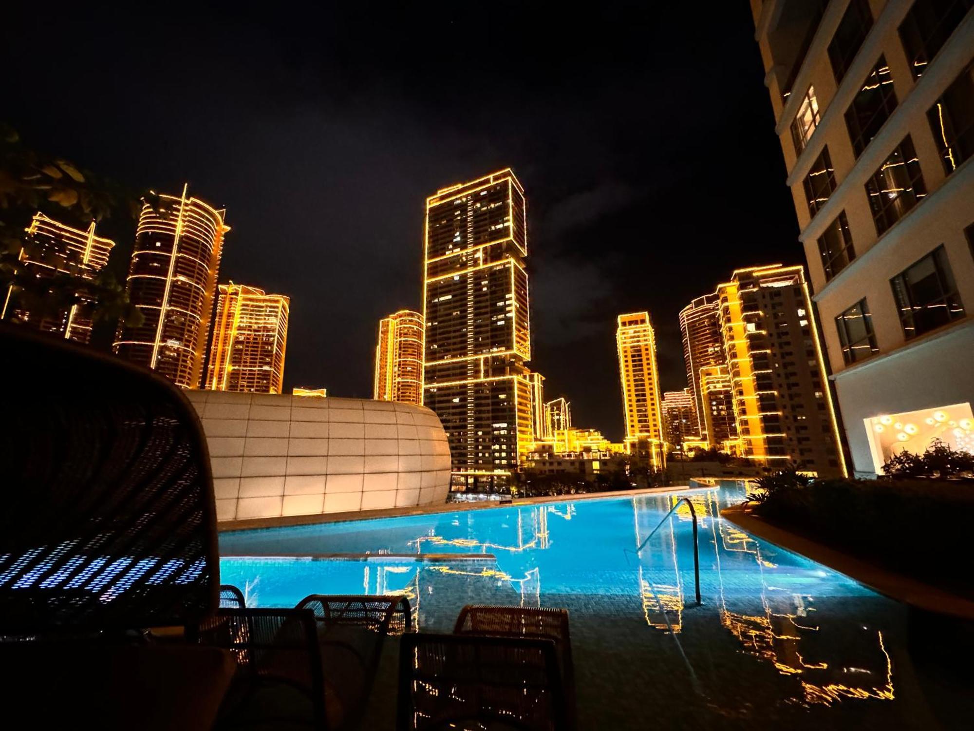 Mandaluyong Luxxe Interior Design Condo - Novotel Residences At Acqua Private Residences מראה חיצוני תמונה